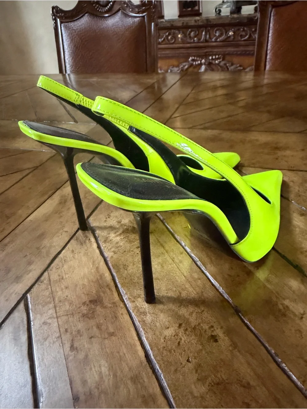 Saint Laurent Neon Lime Patent Slingback Pointed Pumps - Picture 3 of 4